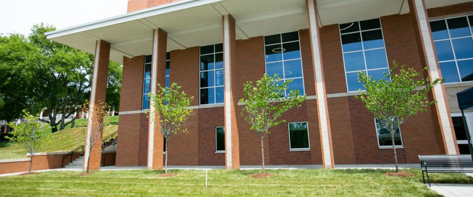 What is the Cost of Attending an Architecture Institute in Franklin, TN?